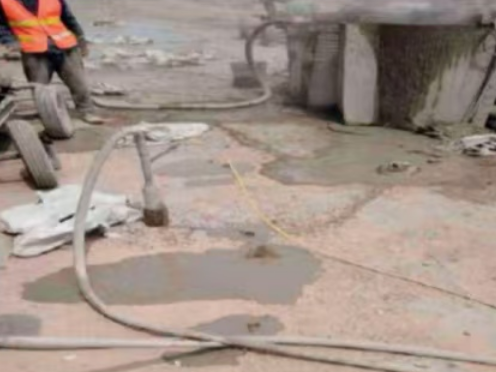零陵水泥混凝土路面板底注浆技术 路面脱空注浆整治方案